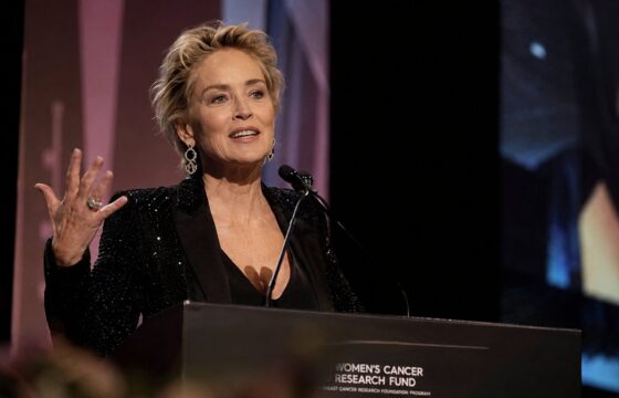 Sharon Stone durante l'assemblea dei Nobel