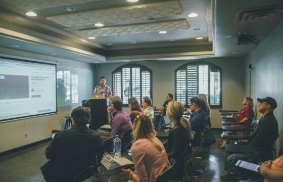 Incontro di formazione presso un'Academy di filiera