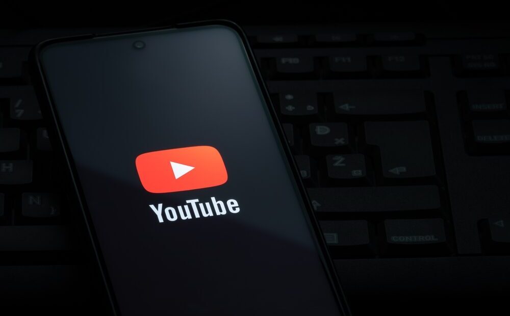 Screenshot del nuovo pulsante 'non mi piace' di YouTube nel menu a tre puntini.
